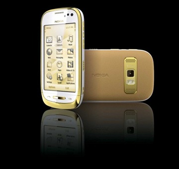 NCPackShot_White_Nokia_Oro_2-540x509